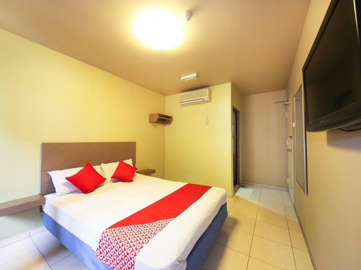 Oyo 434 Marbella Hotel Johor Bahru Esterno foto