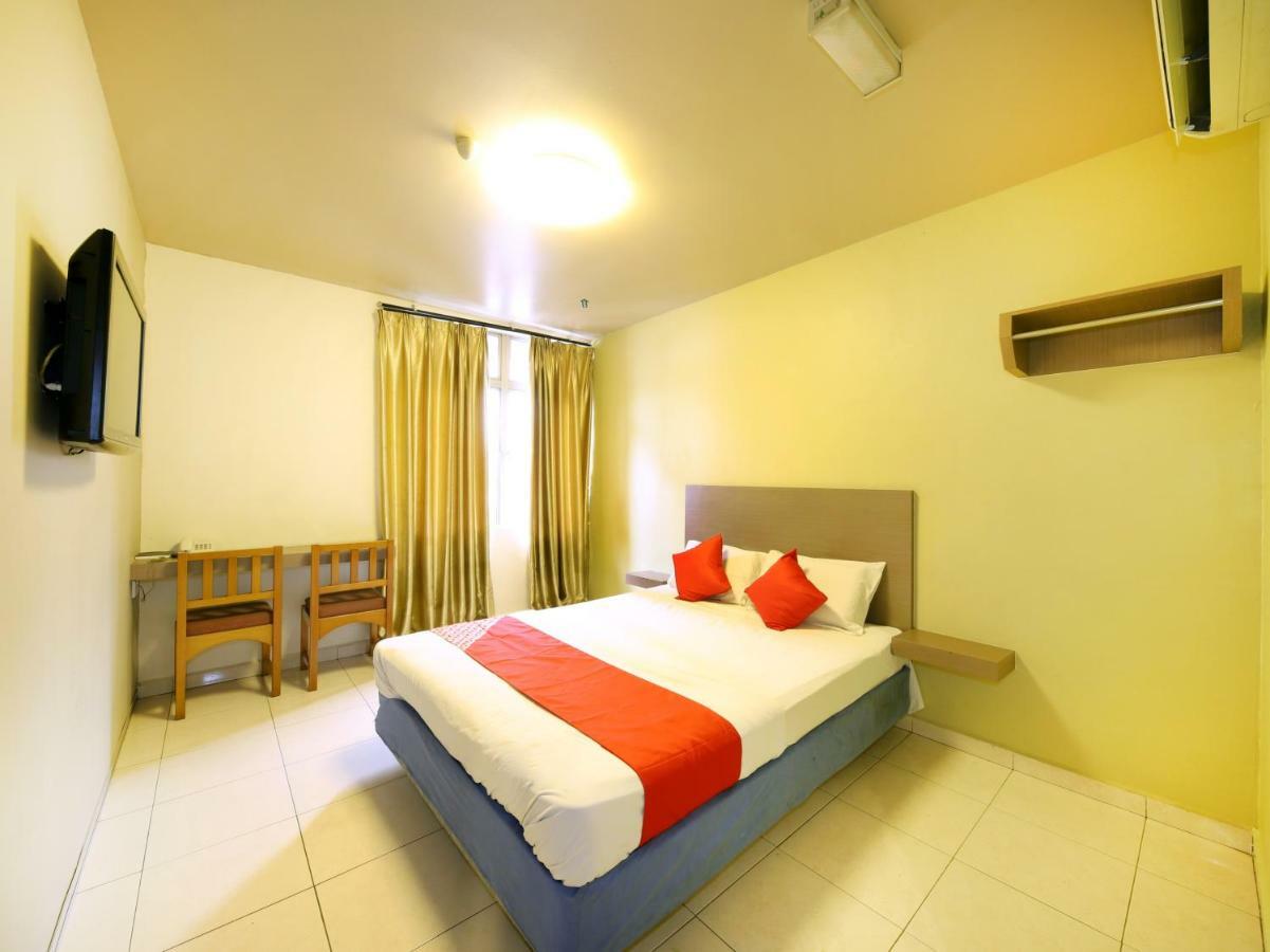 Oyo 434 Marbella Hotel Johor Bahru Esterno foto