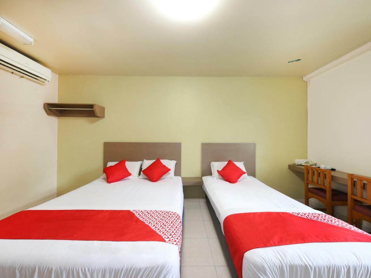 Oyo 434 Marbella Hotel Johor Bahru Esterno foto