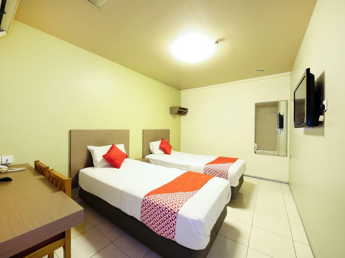 Oyo 434 Marbella Hotel Johor Bahru Esterno foto