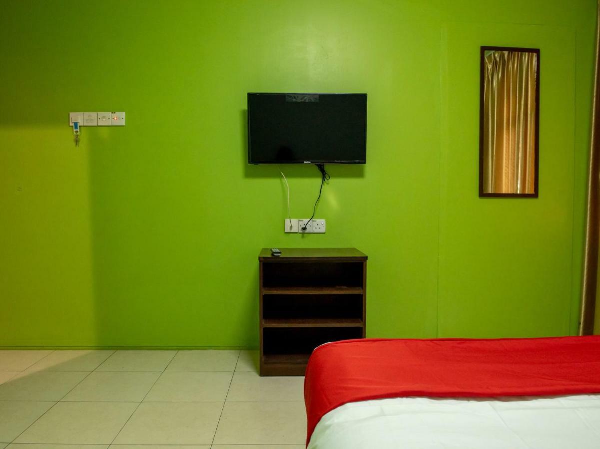 Oyo 434 Marbella Hotel Johor Bahru Esterno foto