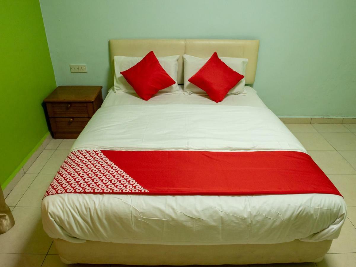 Oyo 434 Marbella Hotel Johor Bahru Esterno foto