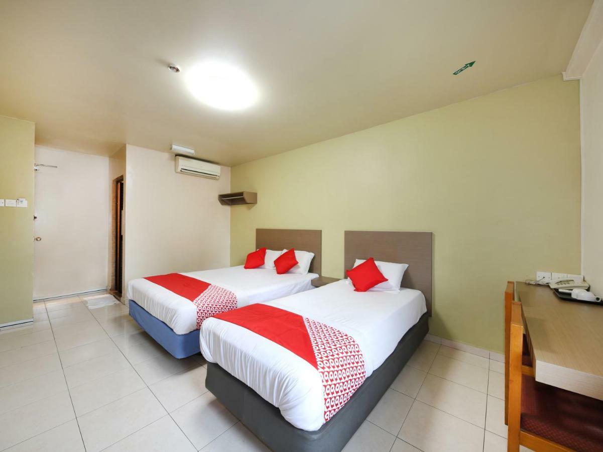 Oyo 434 Marbella Hotel Johor Bahru Esterno foto