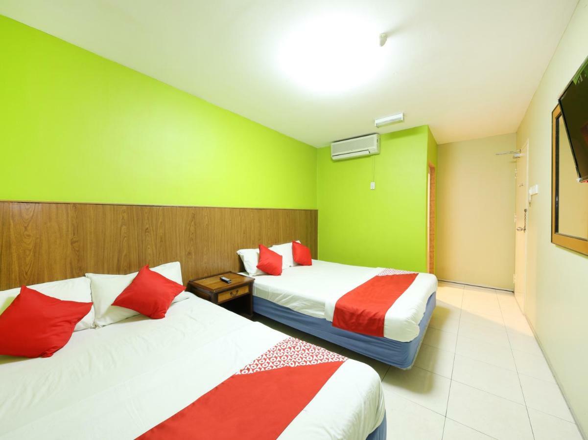 Oyo 434 Marbella Hotel Johor Bahru Esterno foto